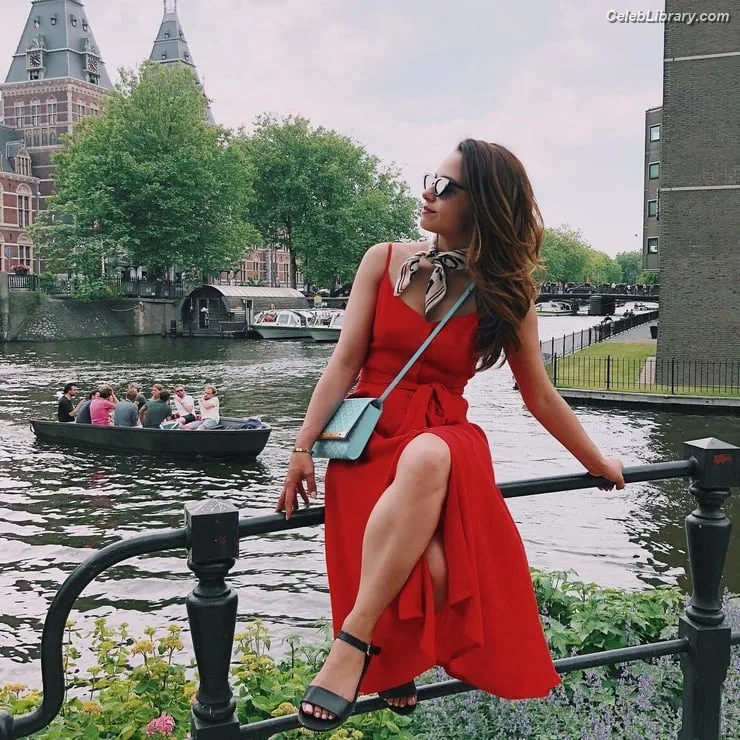 Aimee Carrero photo 22 of 350