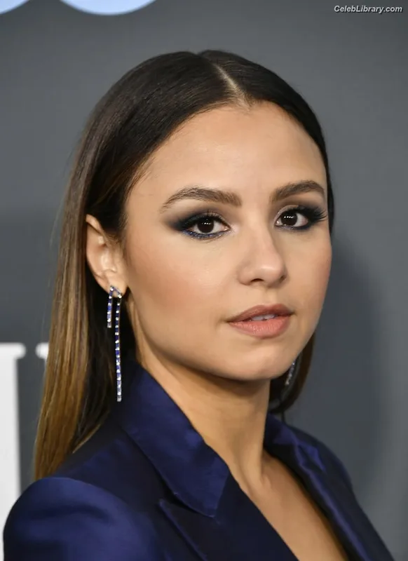 Aimee Carrero photo 1 of 350