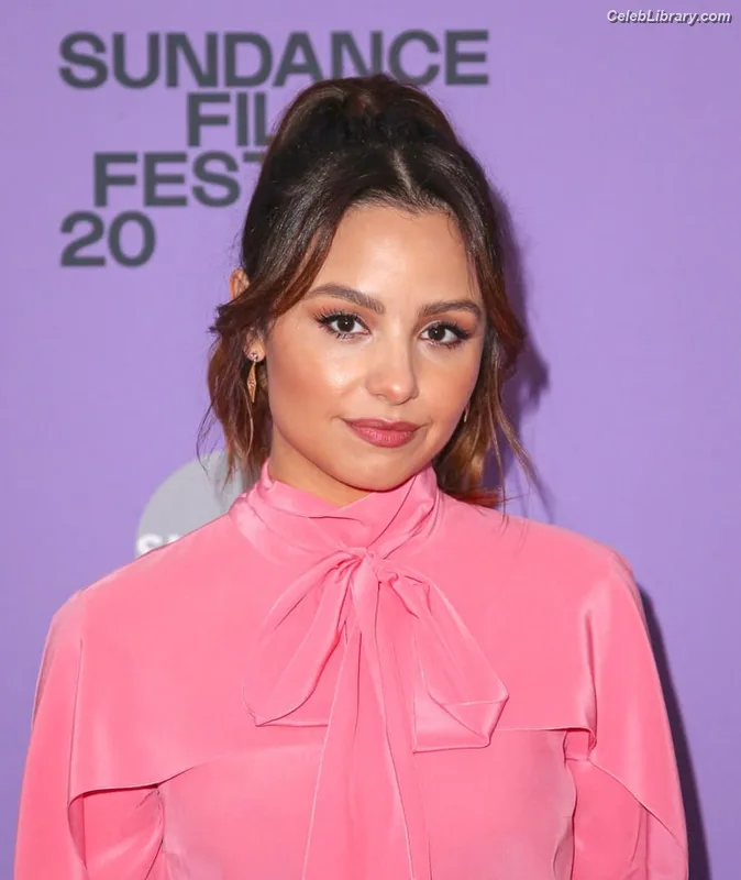 Aimee Carrero photo 5 of 350