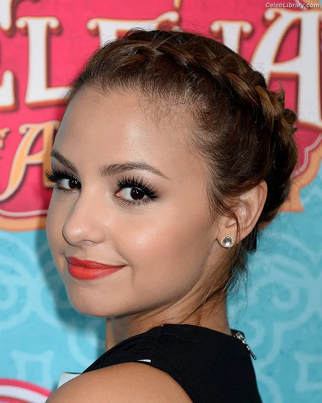Aimee Carrero photo 9 of 350