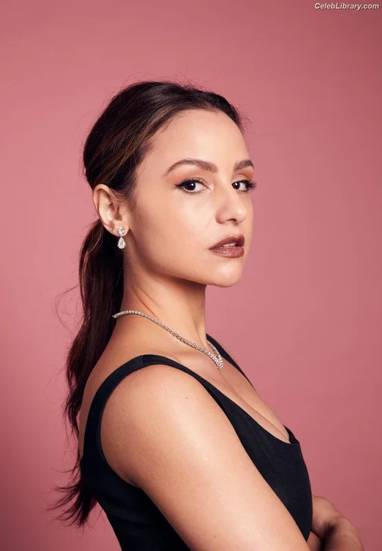Aimee Carrero photo 22 of 350