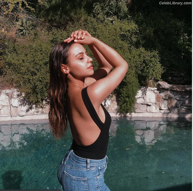 Aimee Carrero photo 24 of 350