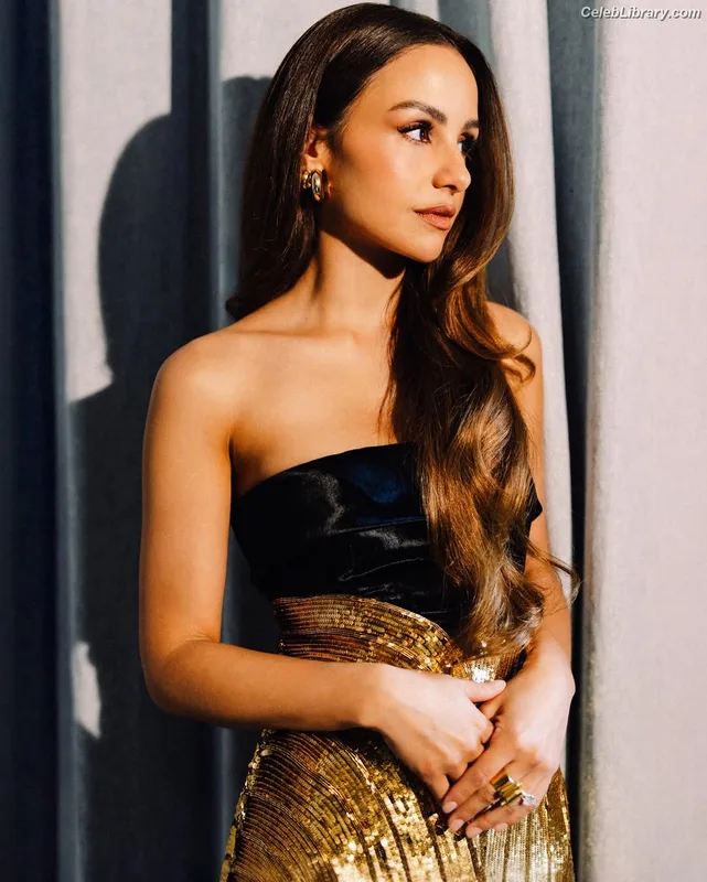 Aimee Carrero photo 15 of 350