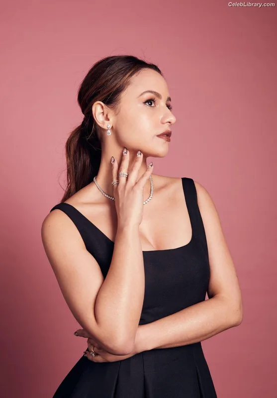 Aimee Carrero photo 24 of 350