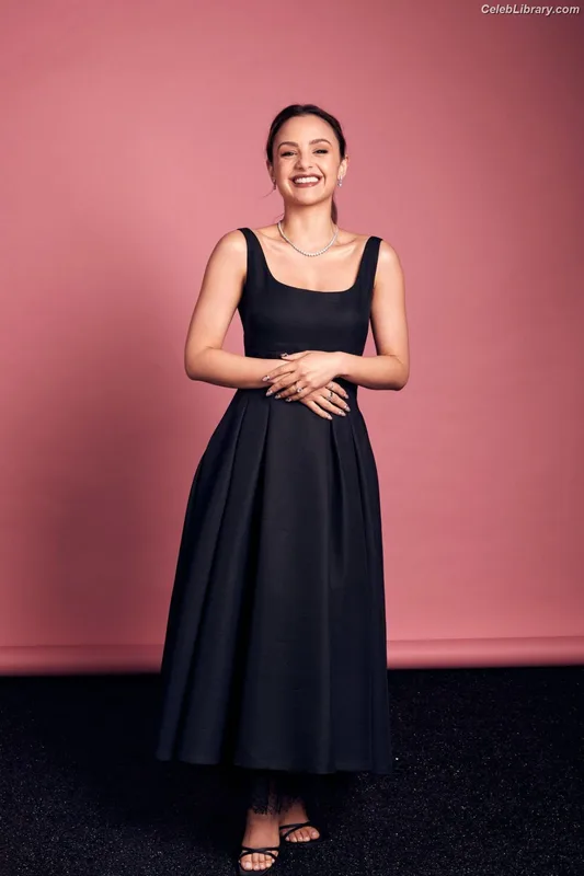 Aimee Carrero photo 23 of 350