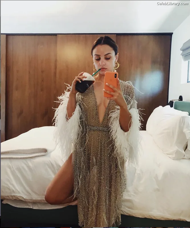 Aimee Carrero photo 2 of 350