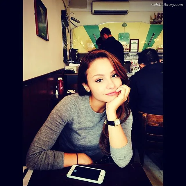 Aimee Carrero photo 3 of 350