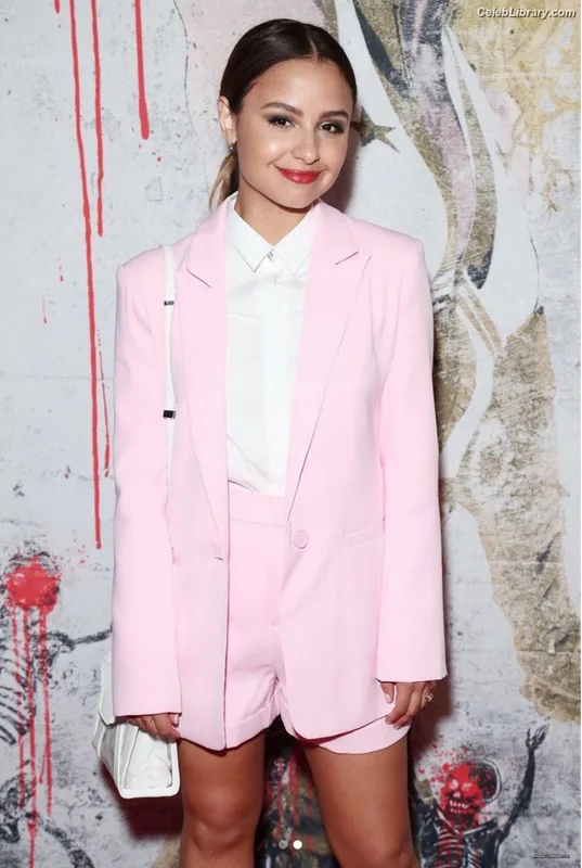 Aimee Carrero photo 4 of 350