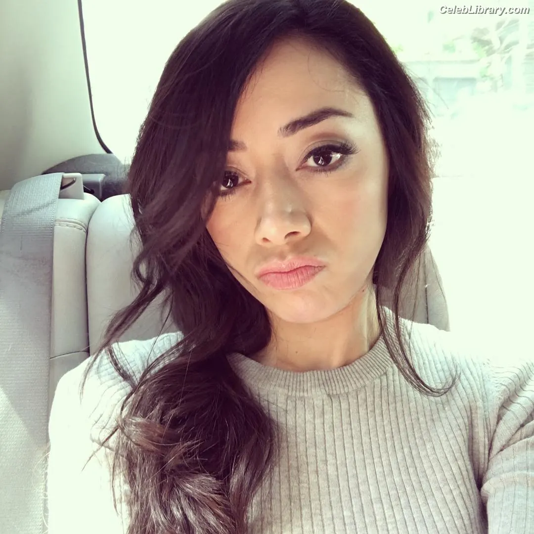 Aimee Garcia photo 3 of 262