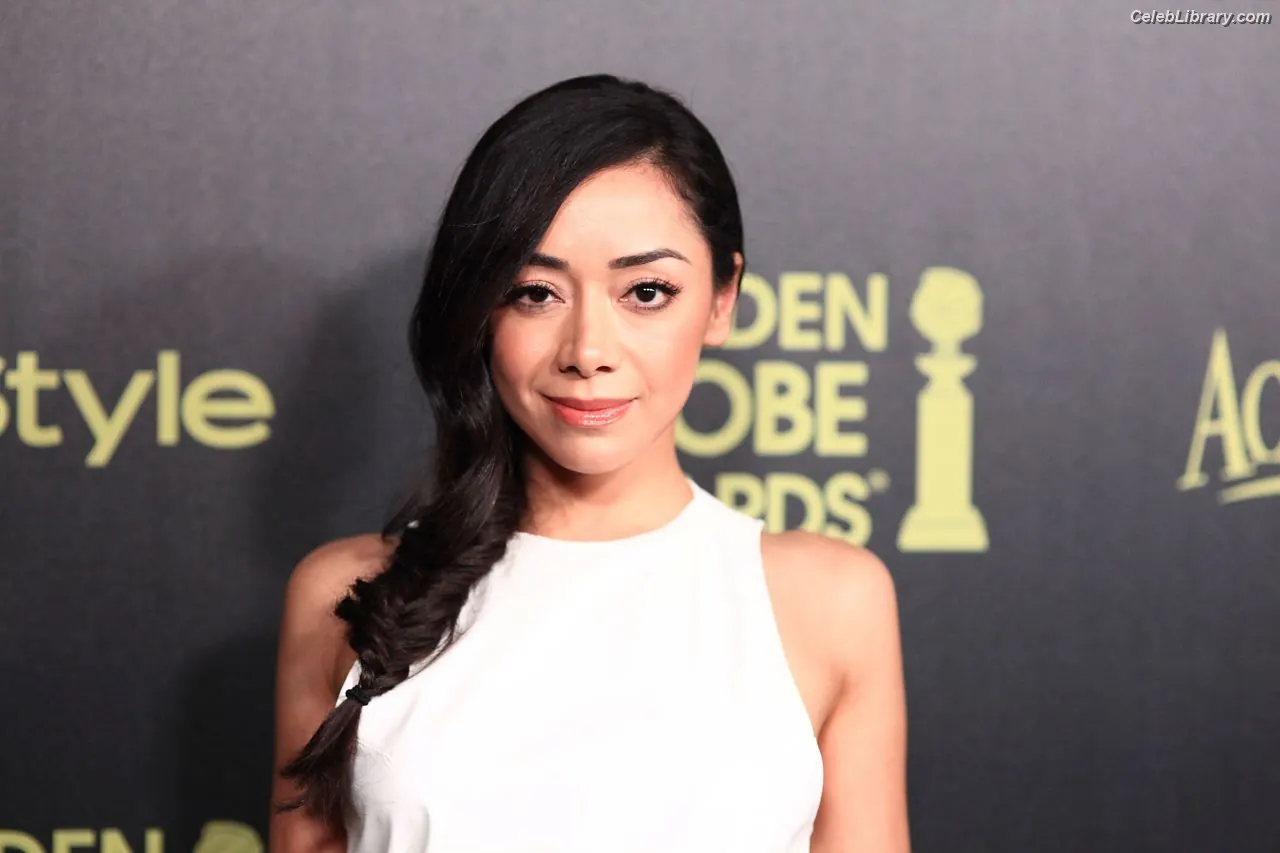 Aimee Garcia photo 14 of 262