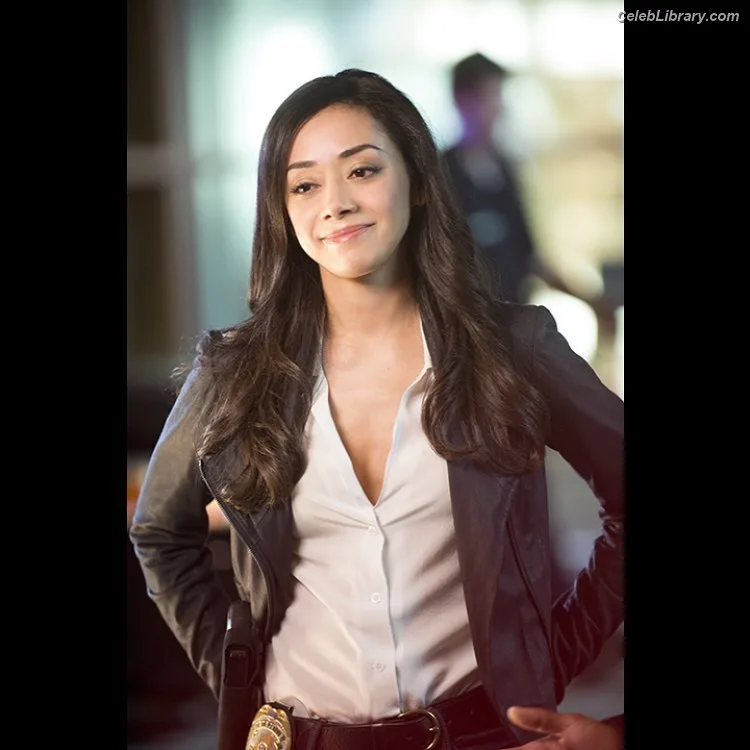 Aimee Garcia photo 2 of 263