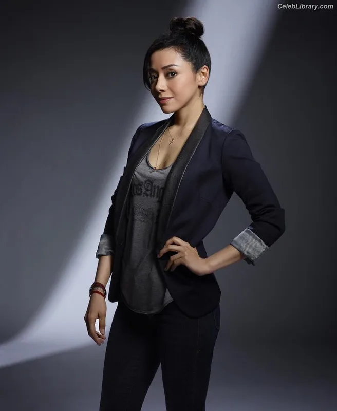 Aimee Garcia photo 5 of 263