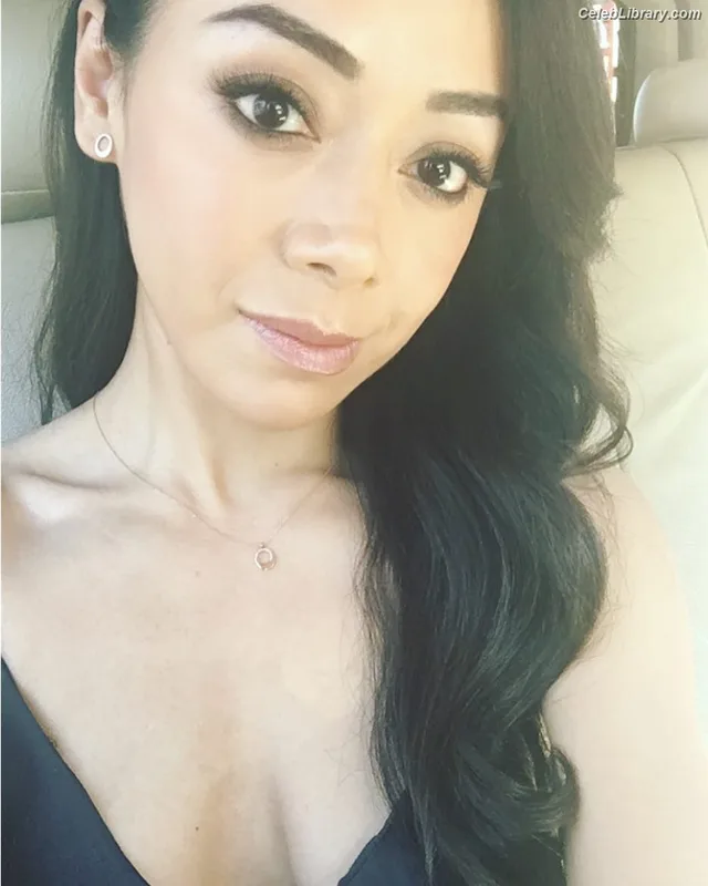 Aimee Garcia photo 13 of 263