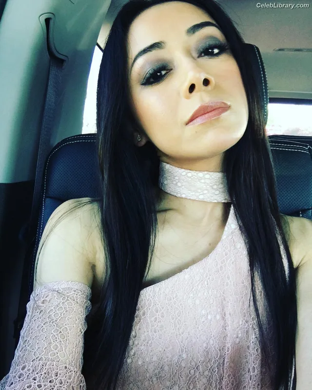Aimee Garcia photo 16 of 263