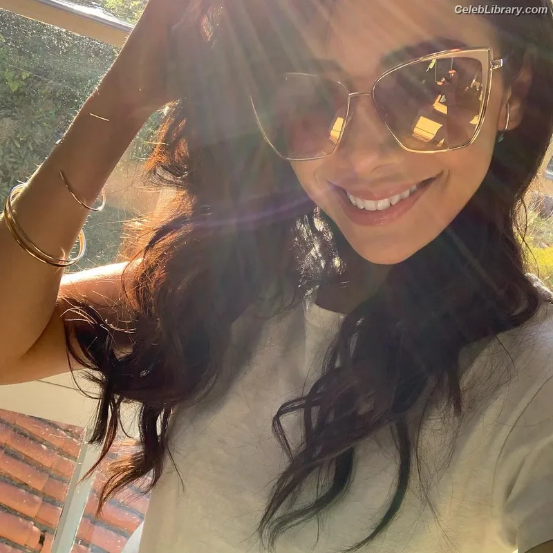 Aimee Garcia photo 10 of 263