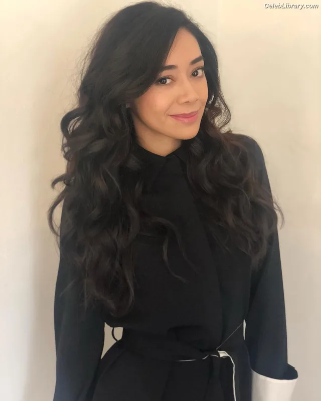 Aimee Garcia photo 11 of 263