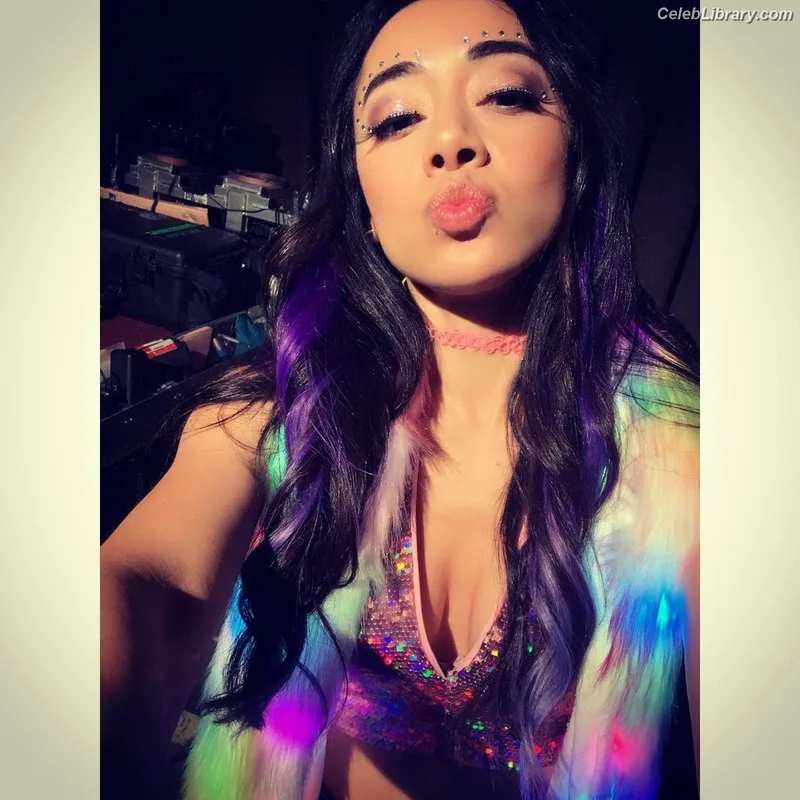 Aimee Garcia photo 17 of 263
