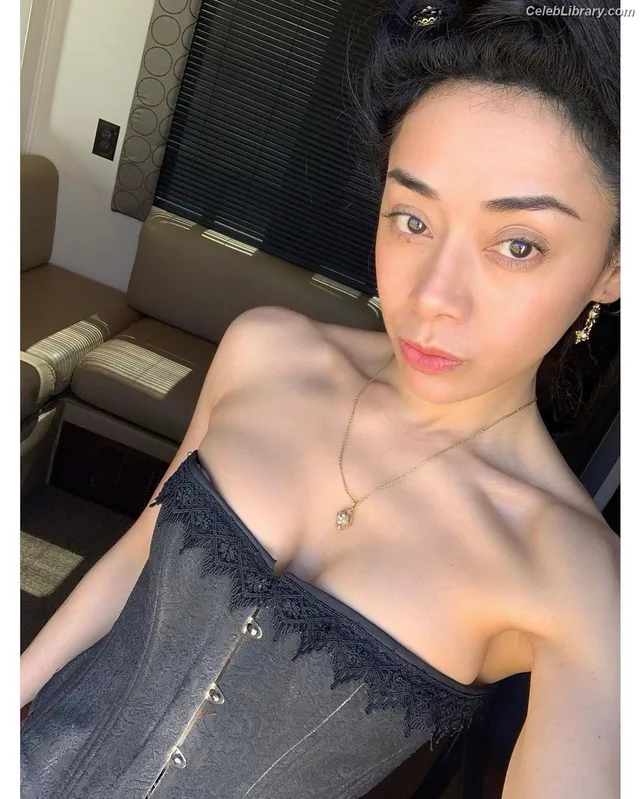 Aimee Garcia photo 10 of 263