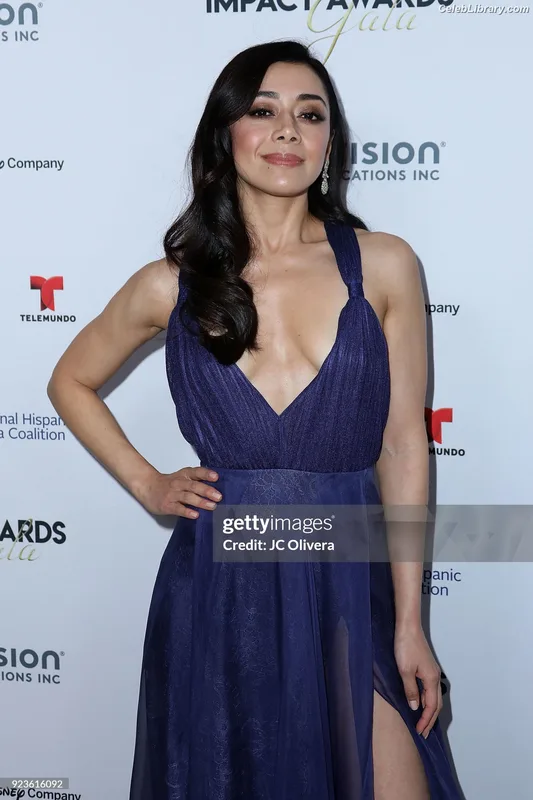 Aimee Garcia photo 1 of 263