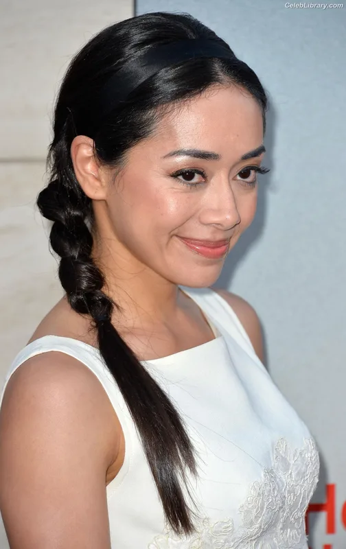 Aimee Garcia photo 2 of 263