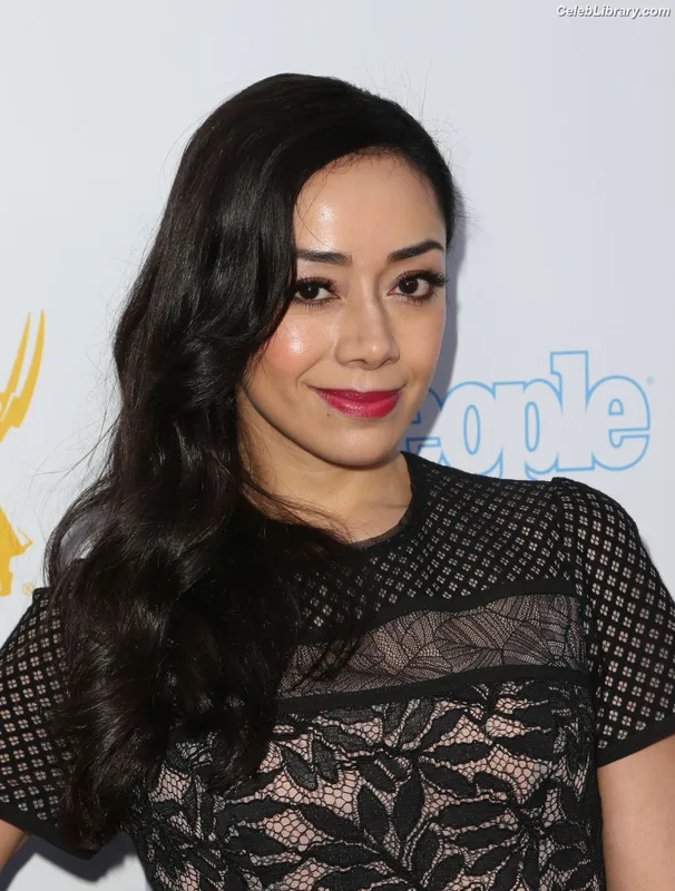 Aimee Garcia photo 14 of 263