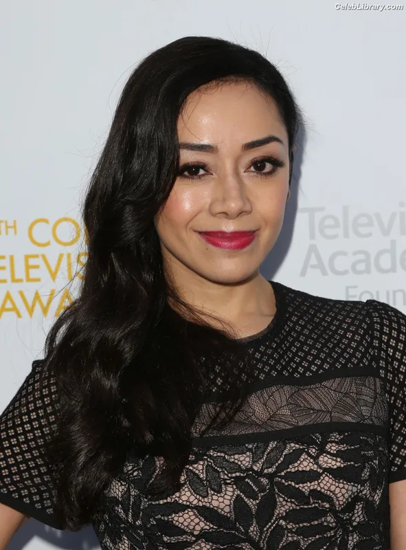 Aimee Garcia photo 17 of 263