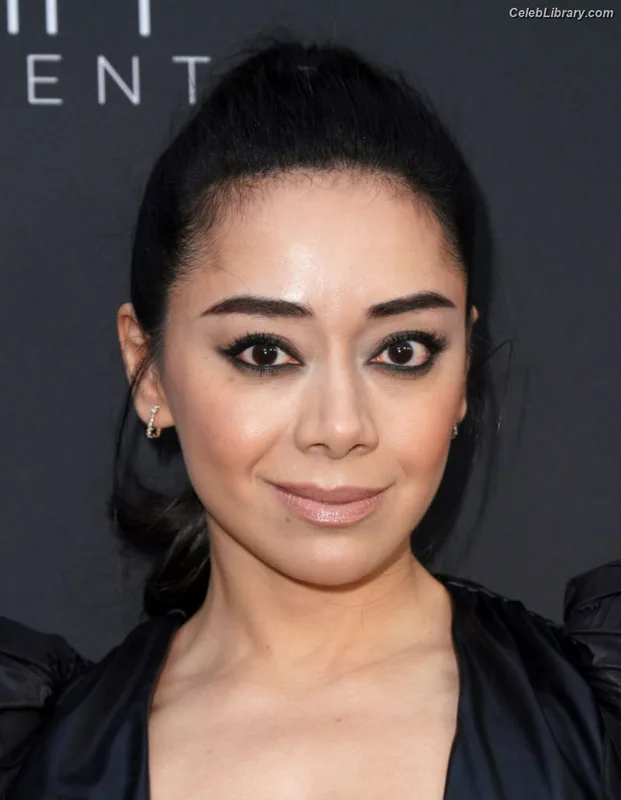 Aimee Garcia photo 23 of 263