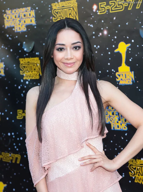 Aimee Garcia photo 1 of 263