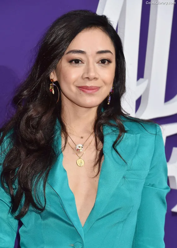 Aimee Garcia photo 19 of 263