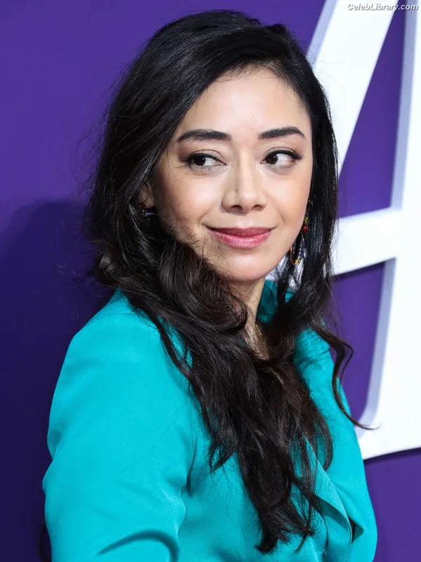 Aimee Garcia photo 24 of 263