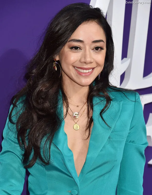 Aimee Garcia photo 6 of 263