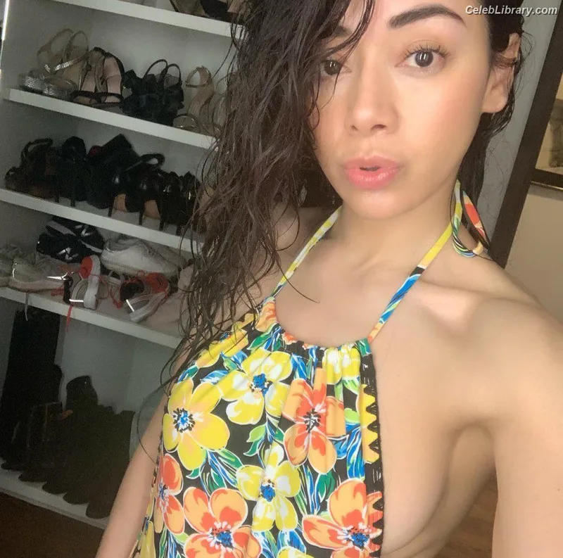 Aimee Garcia photo 20 of 263