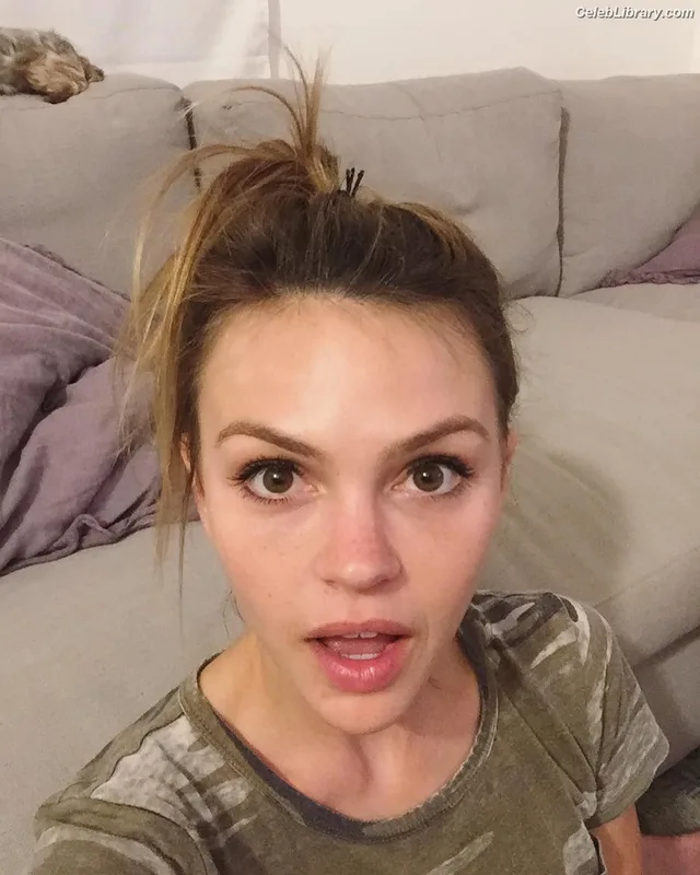 Aimee Richelle Teegarden photo 5 of 74
