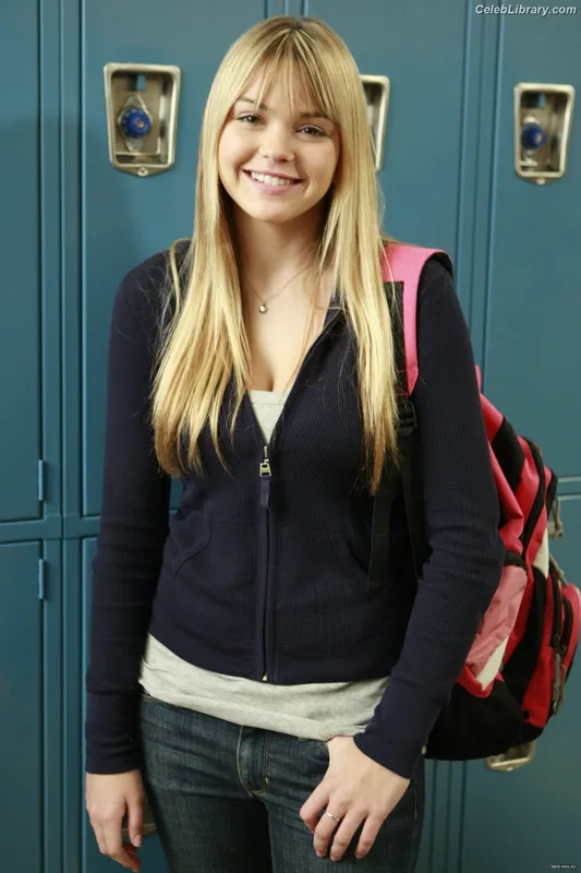 Aimee Richelle Teegarden photo 3 of 74