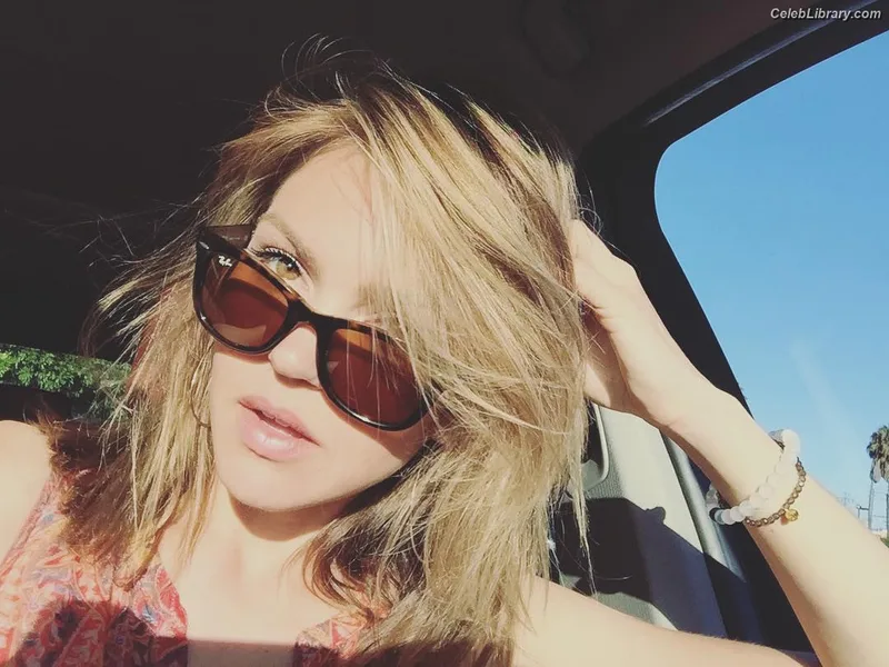 Aimee Richelle Teegarden photo 11 of 74