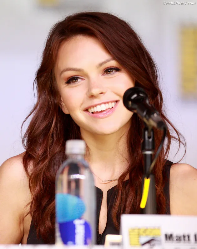 Aimee Richelle Teegarden photo 12 of 74
