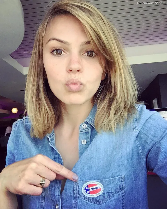 Aimee Richelle Teegarden photo 13 of 74