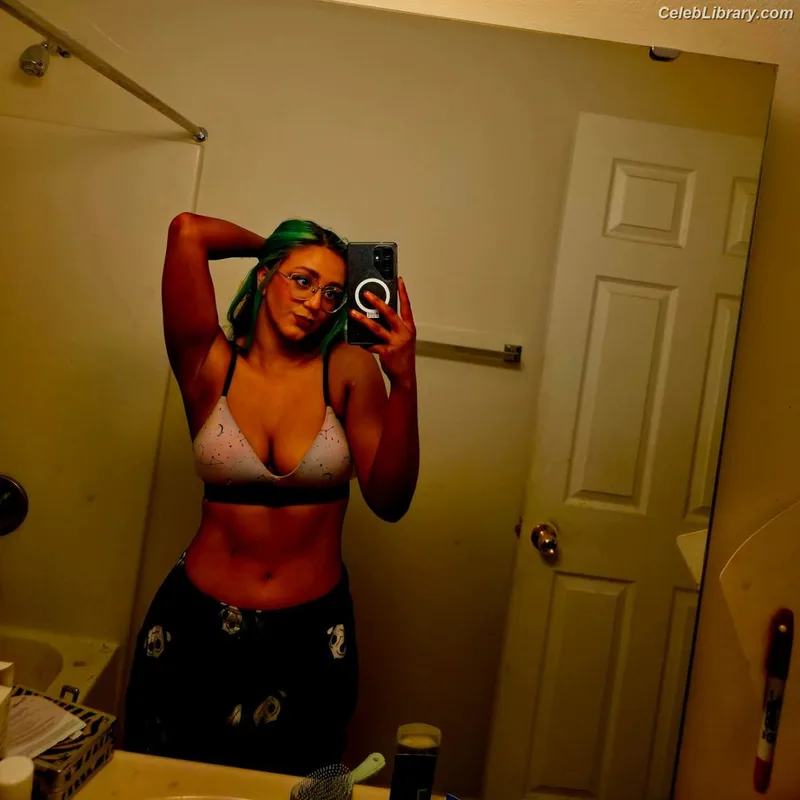 Airica Demia photo 15 of 803