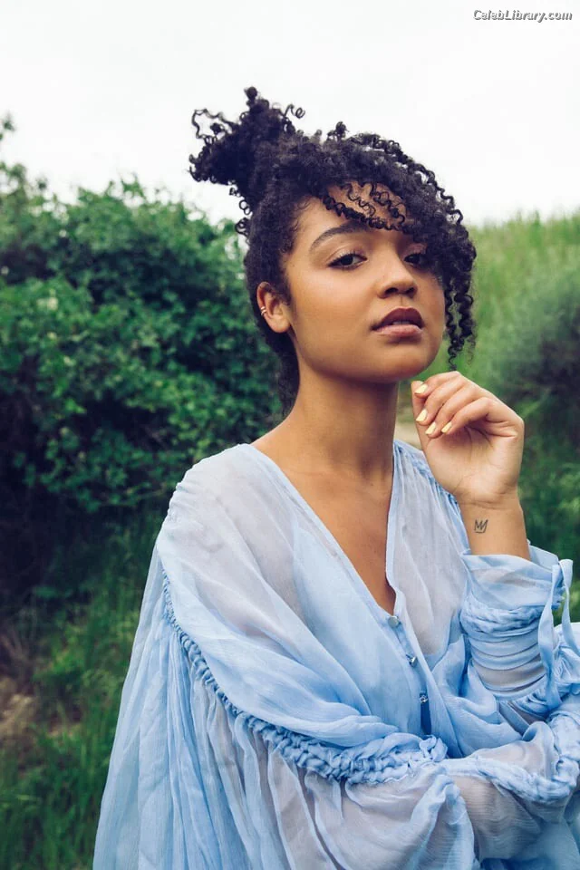 Aisha Dee photo 6 of 14