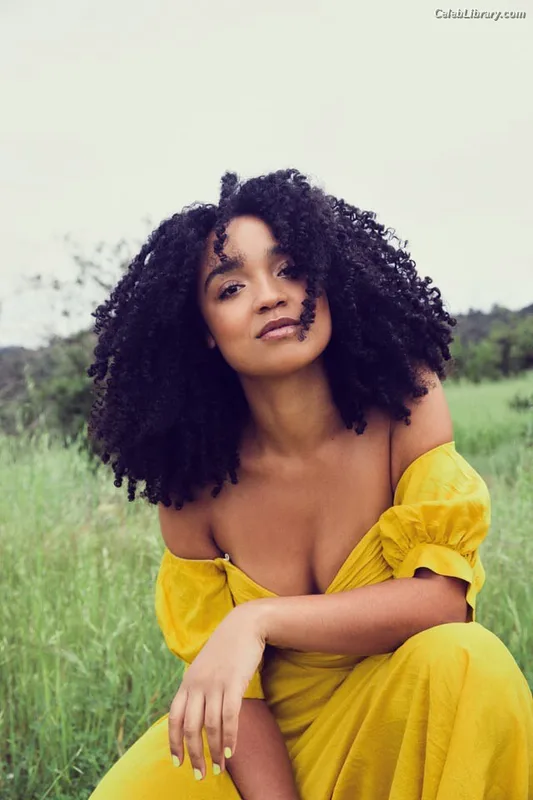 Aisha Dee photo 2 of 15