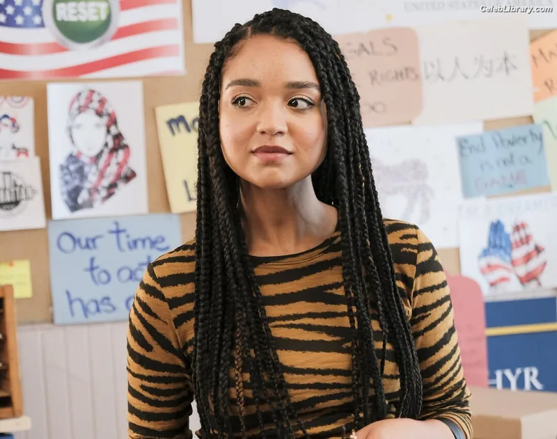 Aisha Dee photo 3 of 15