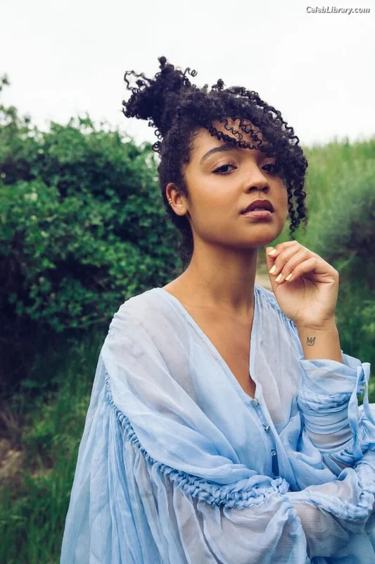 Aisha Dee photo 6 of 15