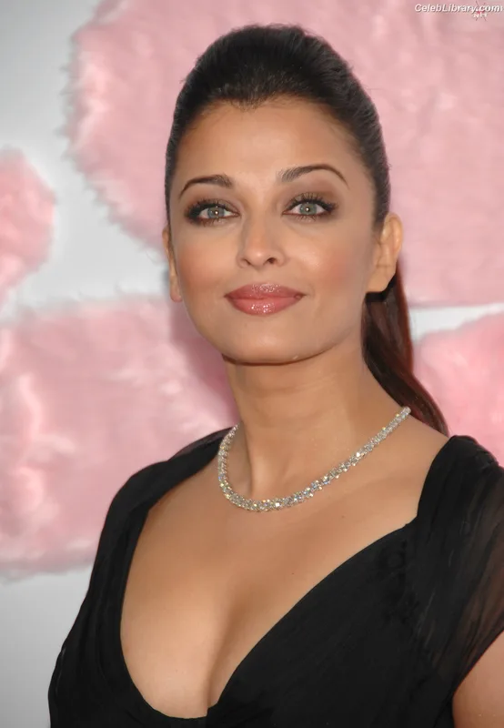 Aishwarya Rai photo 5 of 243