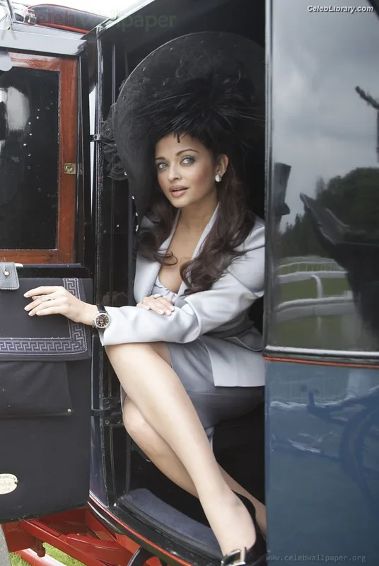 Aishwarya Rai photo 17 of 243