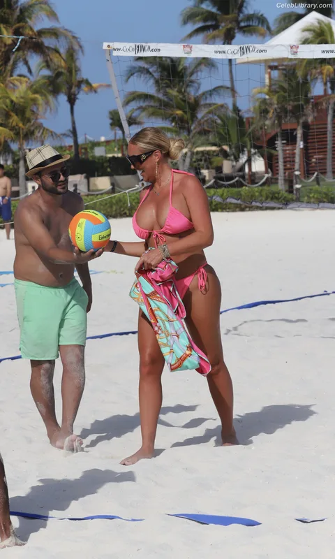 Aisleyne photo 14 of 416