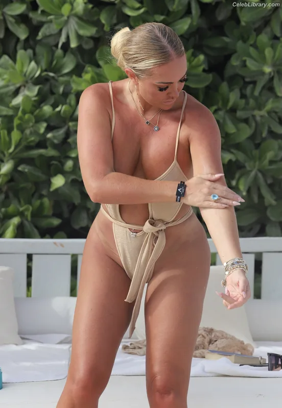 Aisleyne photo 23 of 416