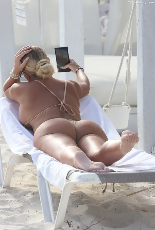 Aisleyne photo 10 of 416