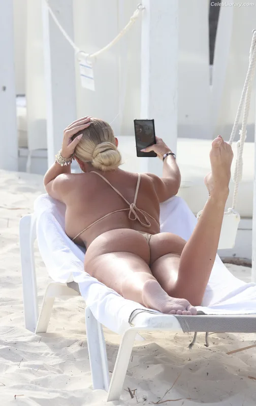 Aisleyne photo 14 of 416