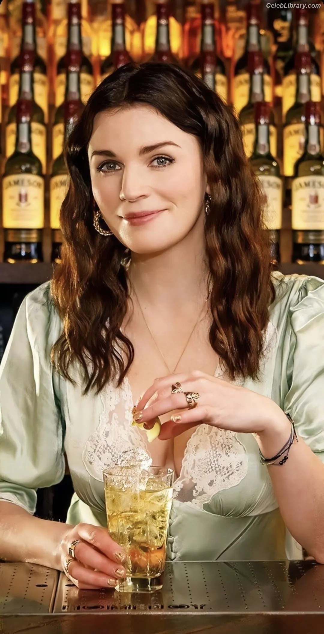 Aisling Bea photo 11 of 73