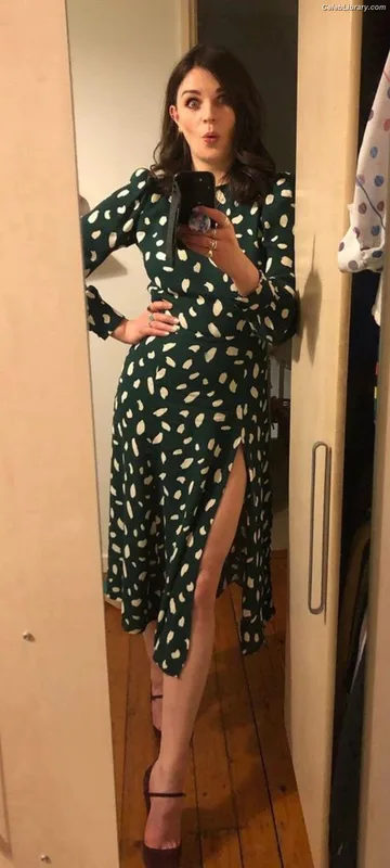 Aisling Bea photo 13 of 74